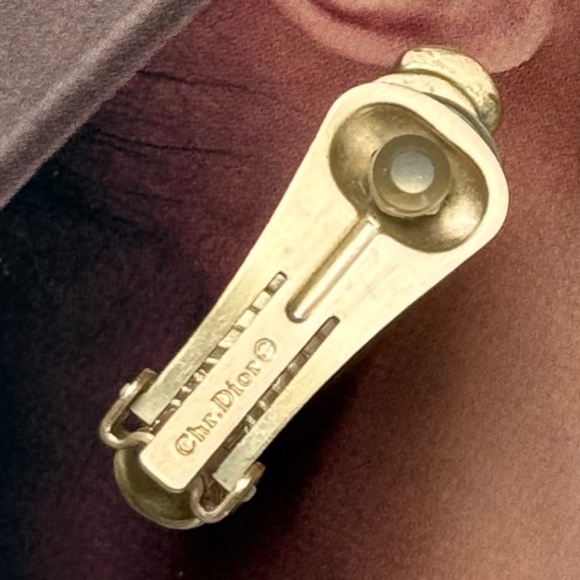 VINTAGE CHRISTIAN DIOR Earrings Hoop Clip Burnished Matte Gold 70s Luxury - Picture 4 of 7